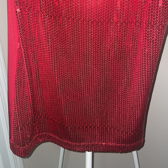 Red sleeveless sequin top! Sequins on the front only.l and back fabric is soft. - Picture 3 of 4
